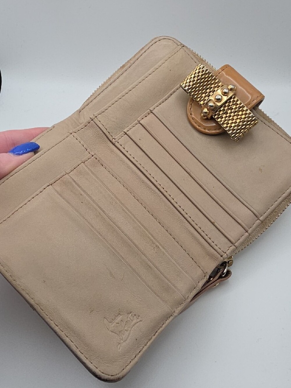 Christian Louboutin Tan Patent Bow Studded Compact Wallet (VERY GOOD)✨️ - Picture 10 of 15
